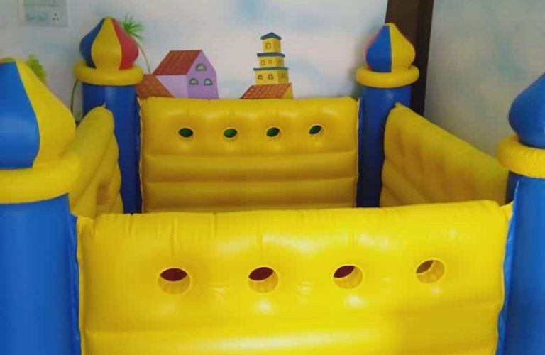 Play area bounce castle